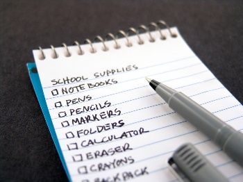 Notepad with checklist for school supplies