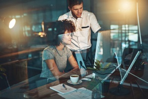 employees-at-computer