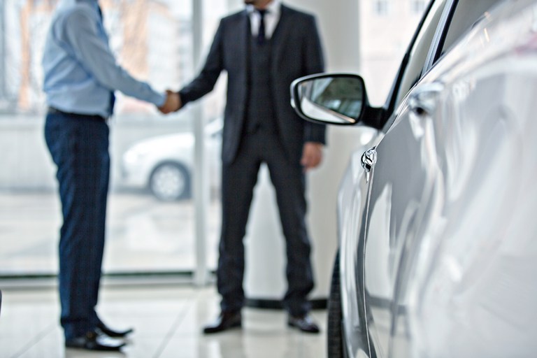 IH_auto_loan_handshake768x512 IH_auto_loan_handshake768x512