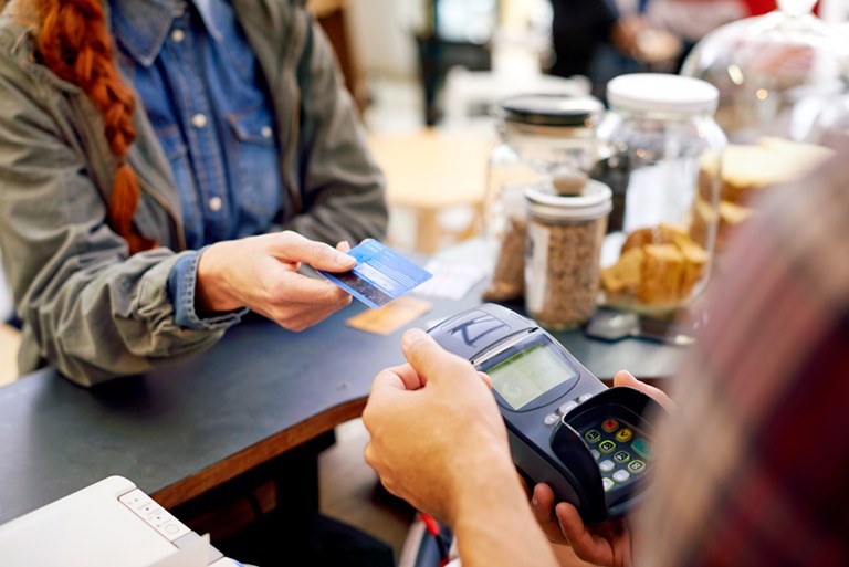 debit_rewards768x513 debit_rewards768x513